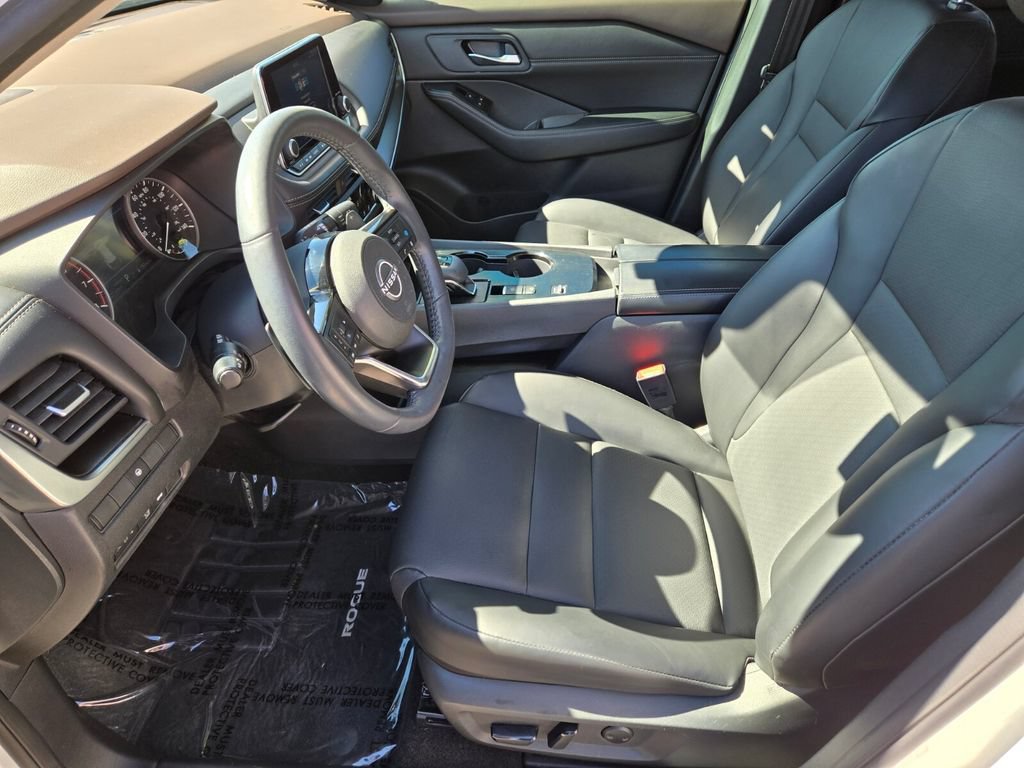 Certified 2023 Nissan Rogue SV w/ SV Premium B Package FWD image 10