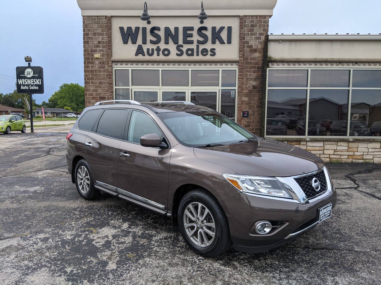 Used 2015 Nissan Pathfinder SL w/ SL Premium Package FWD image 1