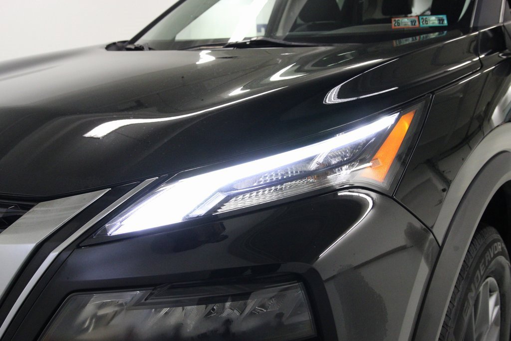 Used 2023 Nissan Rogue S image 9