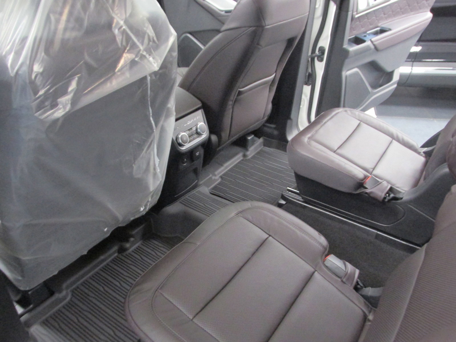 New 2025 Ford Explorer Platinum w/ Ultimate Package image 25