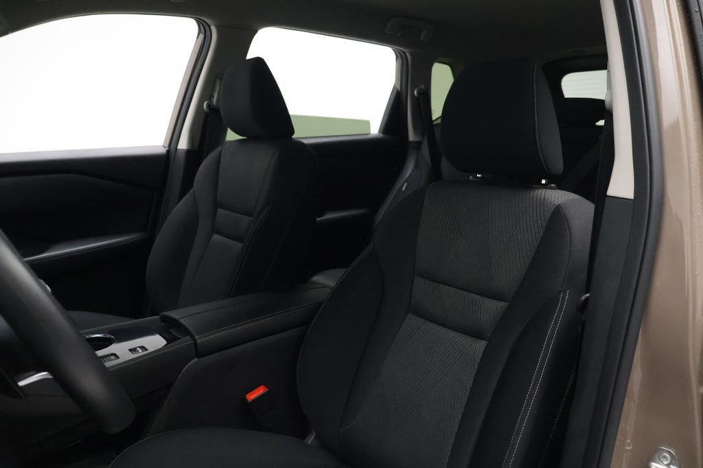 Used 2024 Nissan Rogue SV image 13