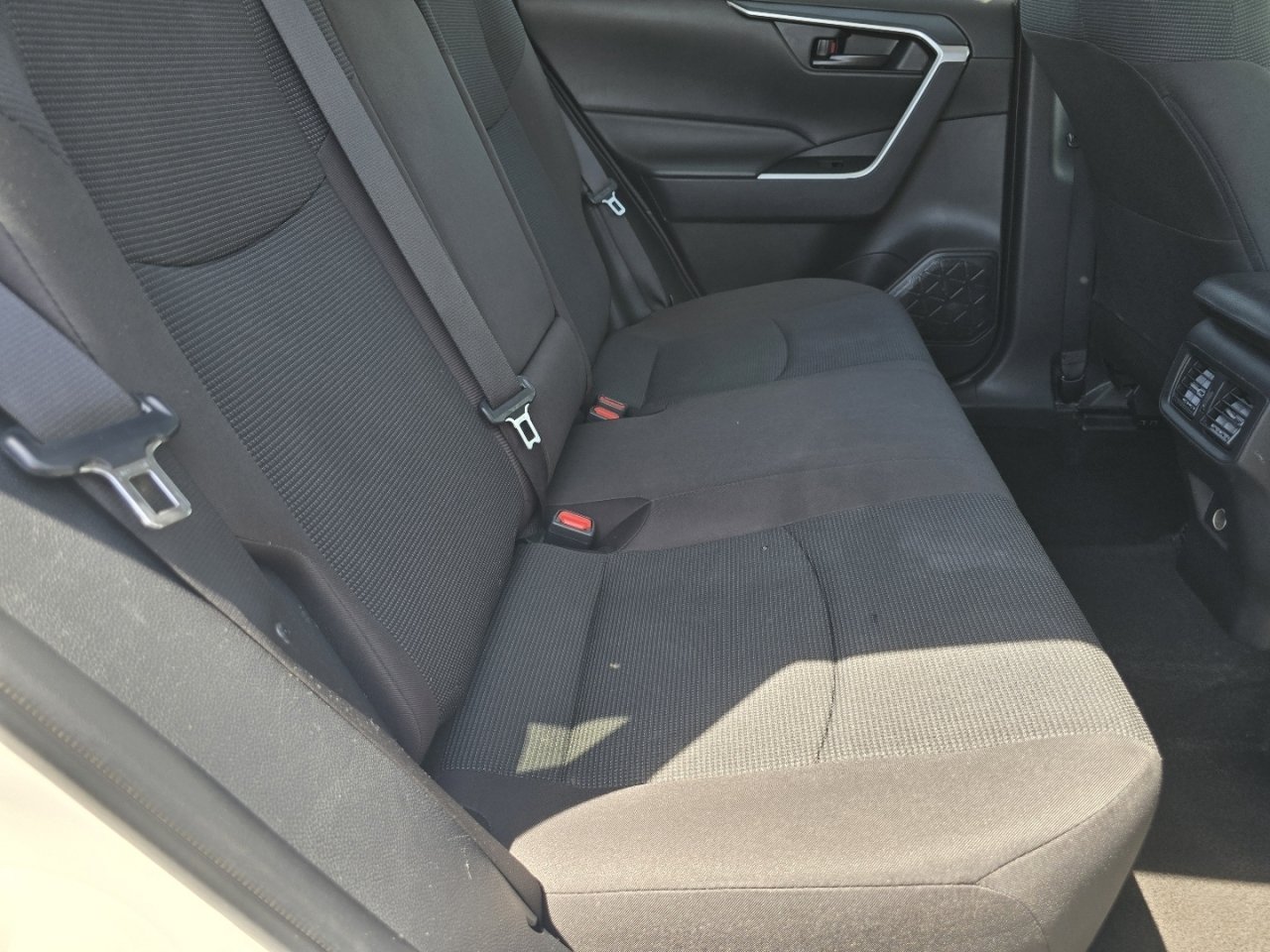 Certified 2024 Toyota RAV4 LE AWD/4WD image 18