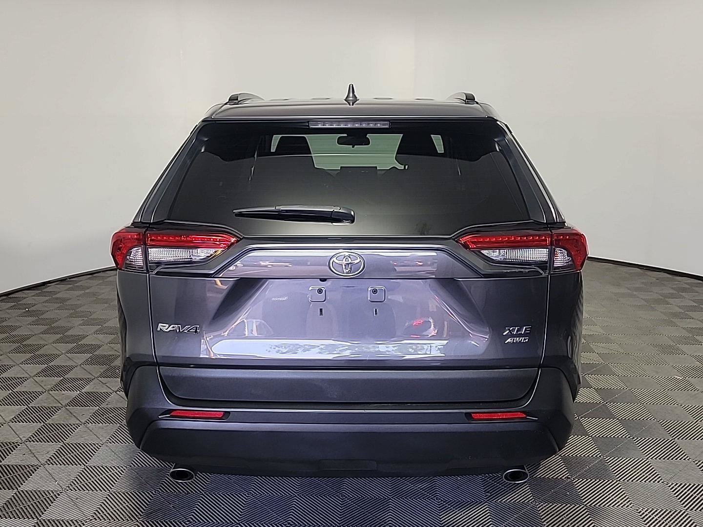 Used 2020 Toyota RAV4 XLE w/ All Weather Liner Package AWD/4WD image 5