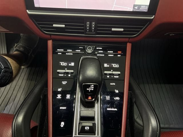 Used 2020 Porsche Cayenne AWD/4WD image 18