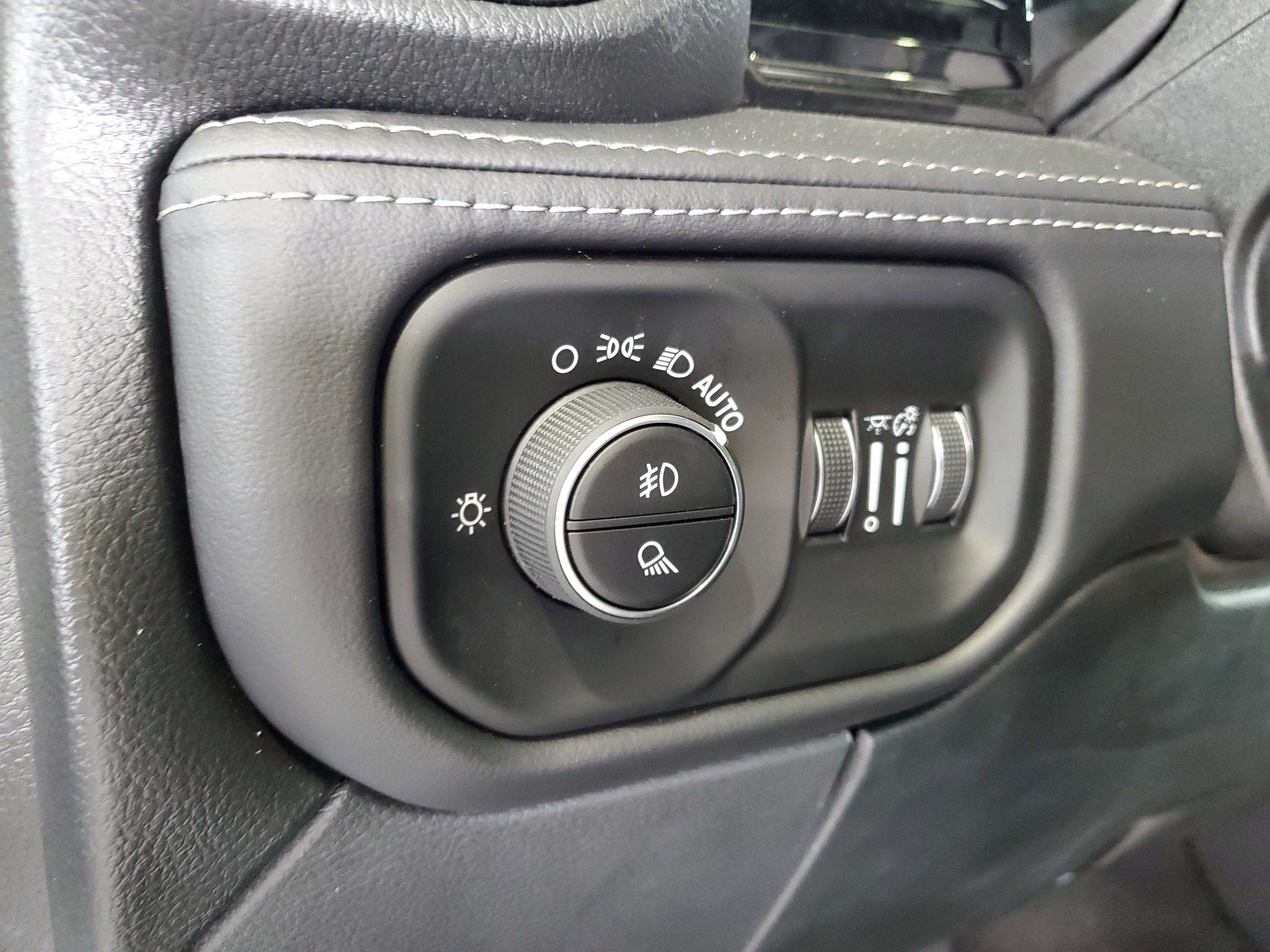 New 2025 RAM 2500 Limited AWD/4WD image 22