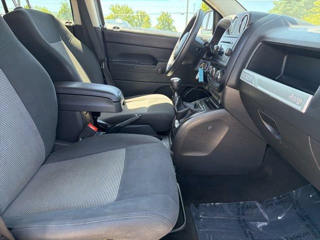 Used 2014 Jeep Compass Sport FWD image 23