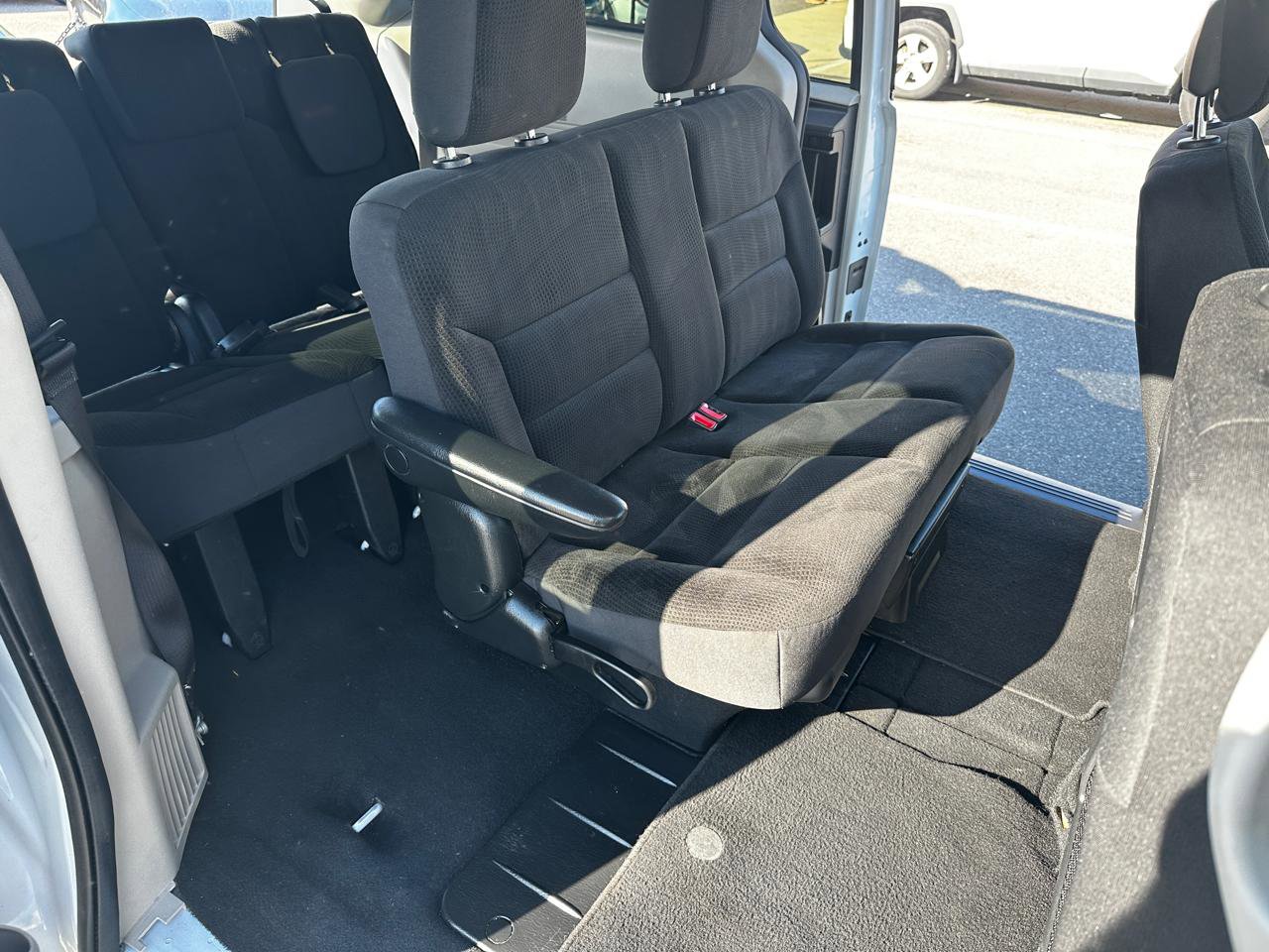 Used 2019 Dodge Grand Caravan SE image 18