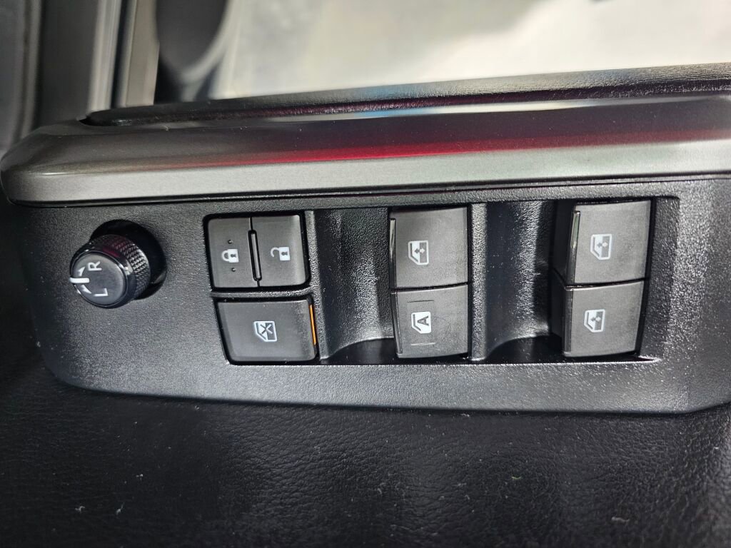 Used 2021 Toyota Tacoma SR5 w/ Technology Package AWD/4WD image 24