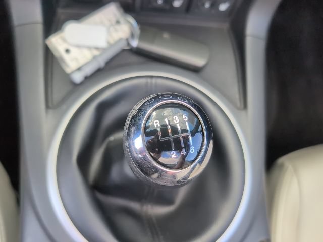 Used 2011 MAZDA MX-5 Miata Grand Touring RWD image 27