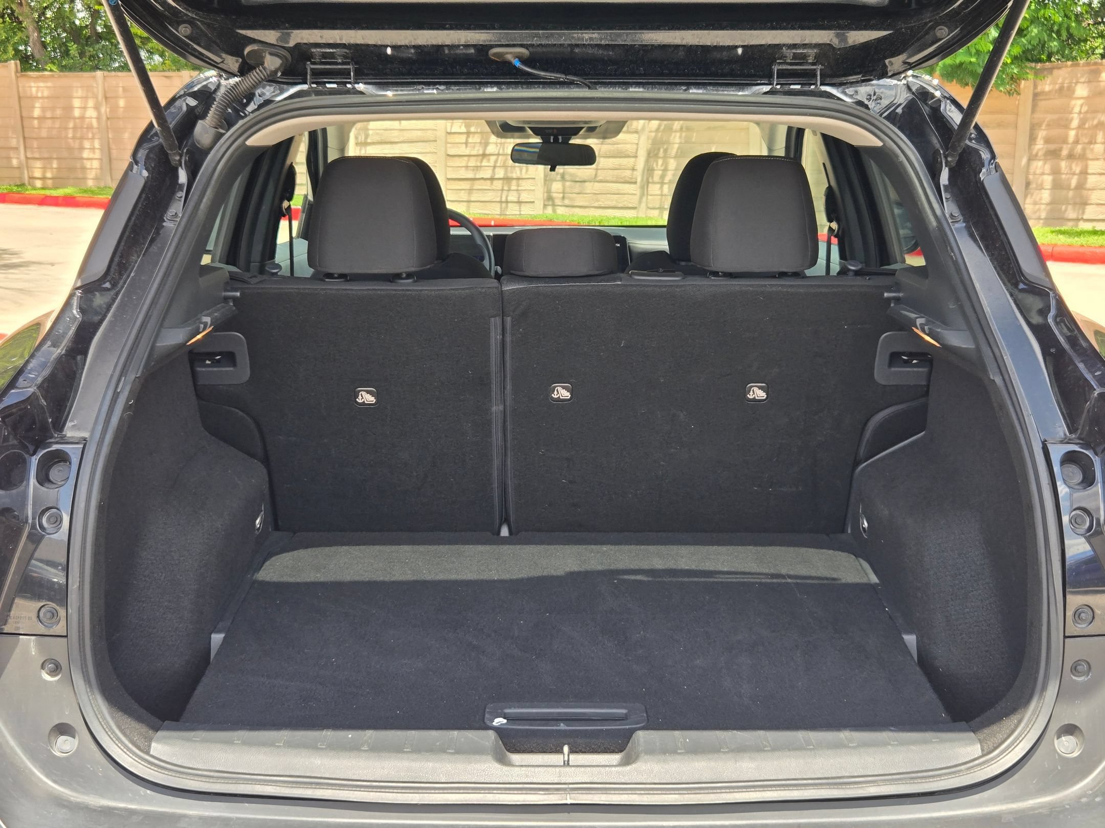 Used 2025 Nissan Kicks SV FWD image 24