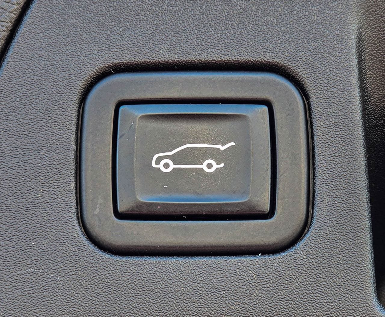 Used 2022 Buick Envision Essence w/ Safety Package AWD/4WD image 36
