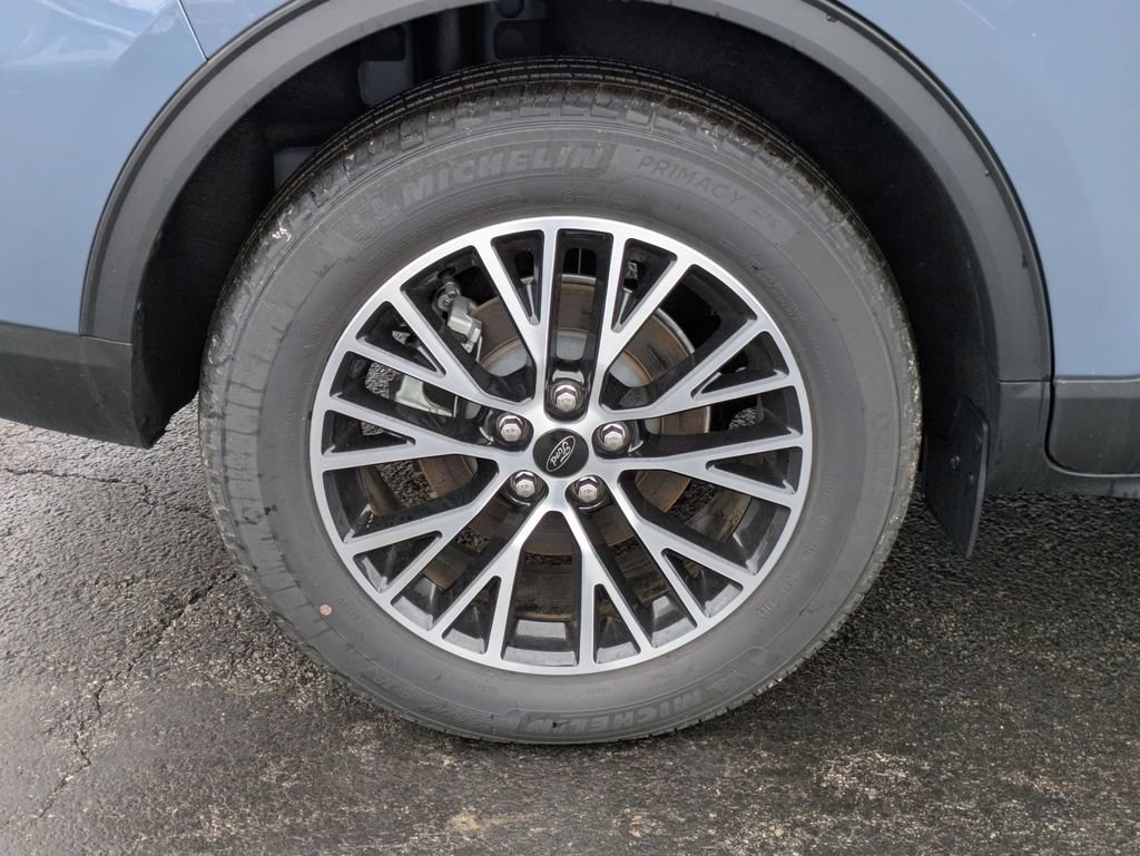 New 2024 Ford Escape SE FWD image 16