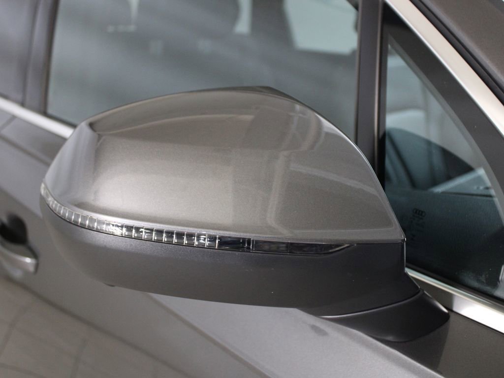 Certified 2025 Audi Q7 2.0T Premium w/ Convenience Package image 27