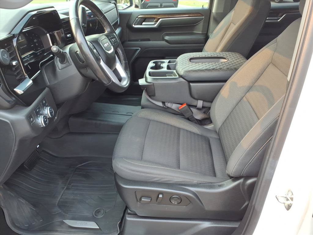 Used 2022 GMC Sierra 1500 Elevation w/ LPO, Elevation Black Package AWD/4WD image 5