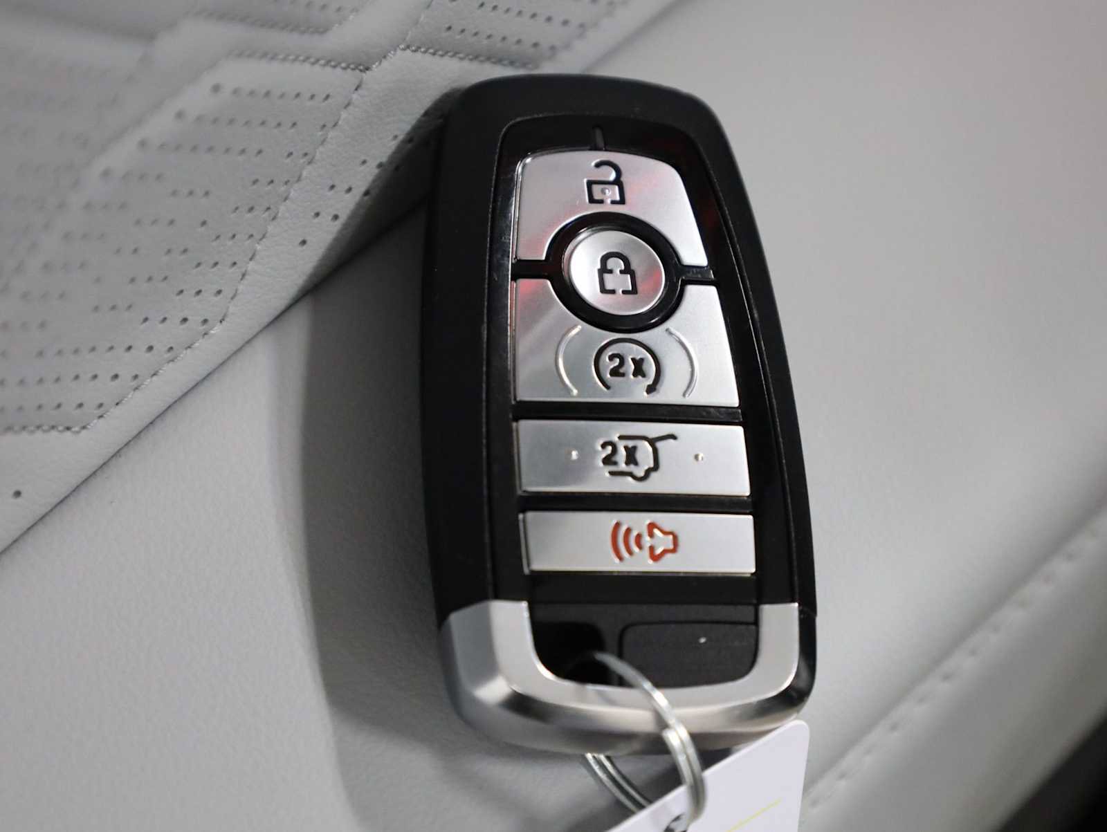 Used 2025 Ford Explorer Platinum w/ LUX Leather Package AWD/4WD image 41