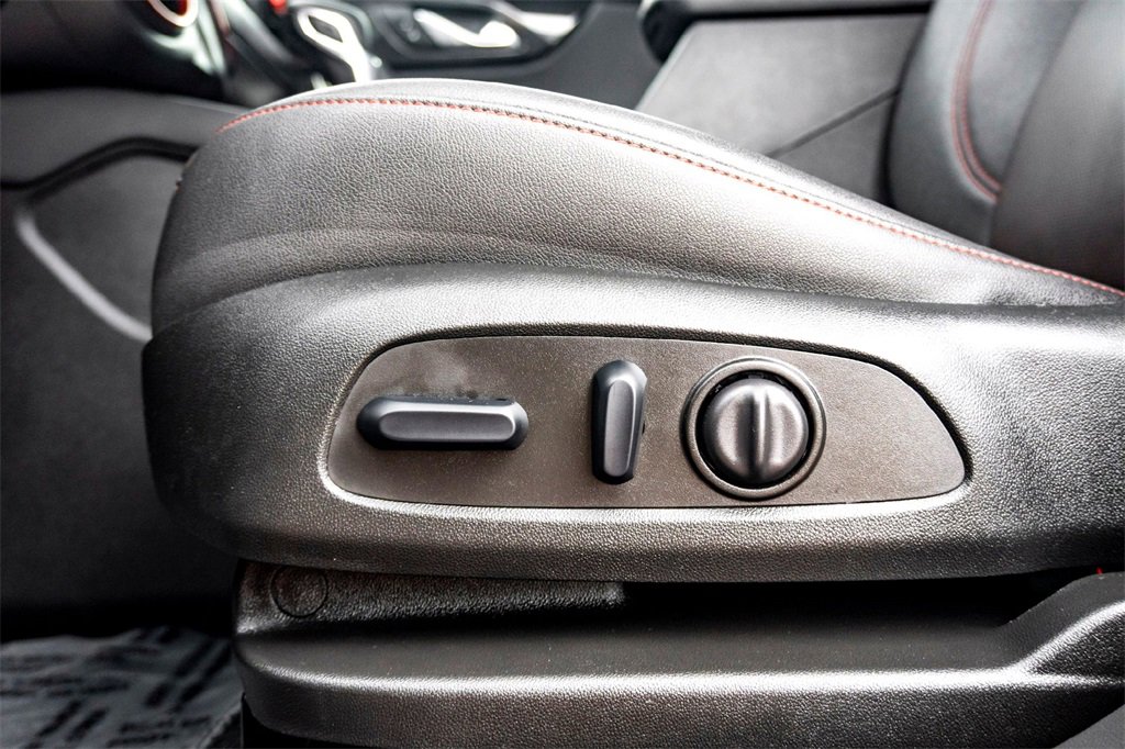 Used 2025 Chevrolet Blazer RS image 12