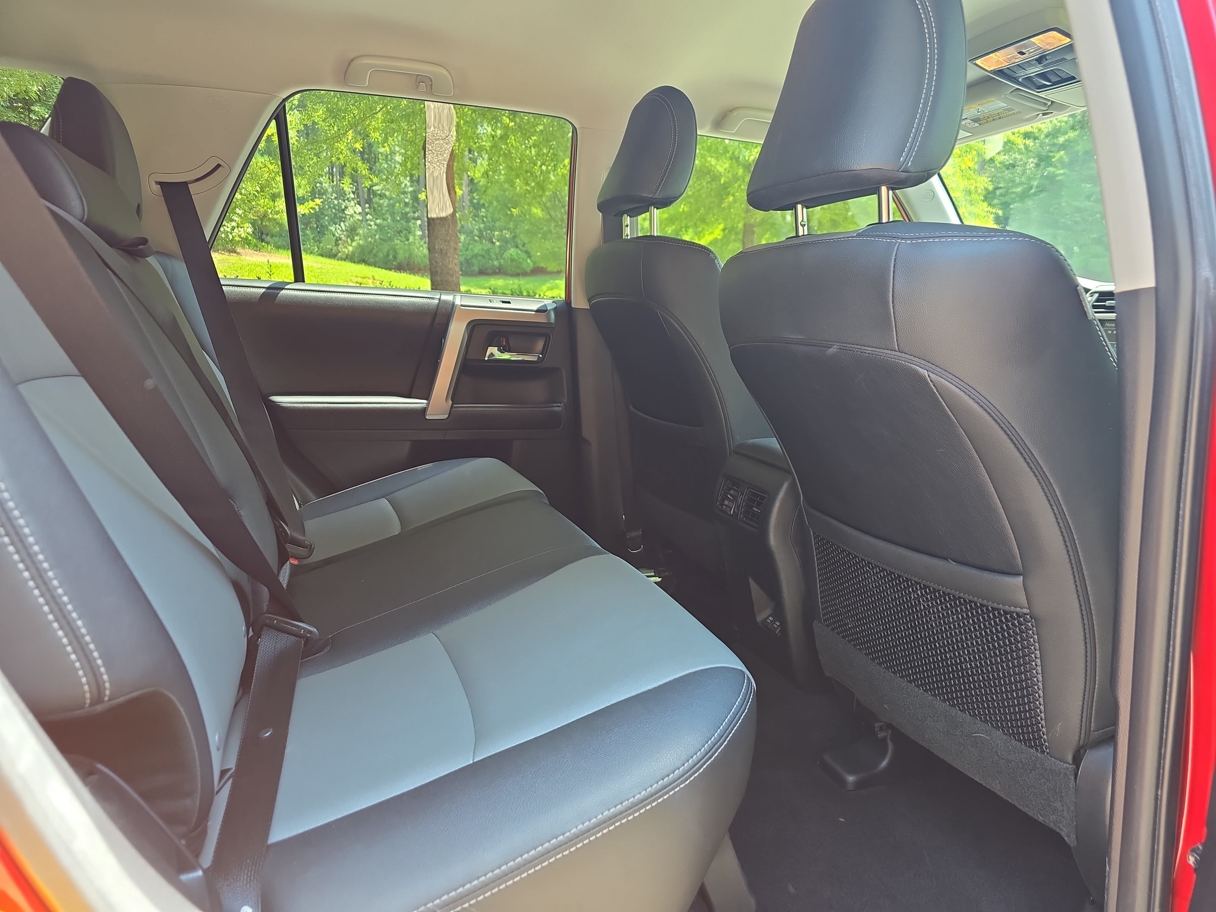 Used 2020 Toyota 4Runner SR5 Premium AWD/4WD image 11