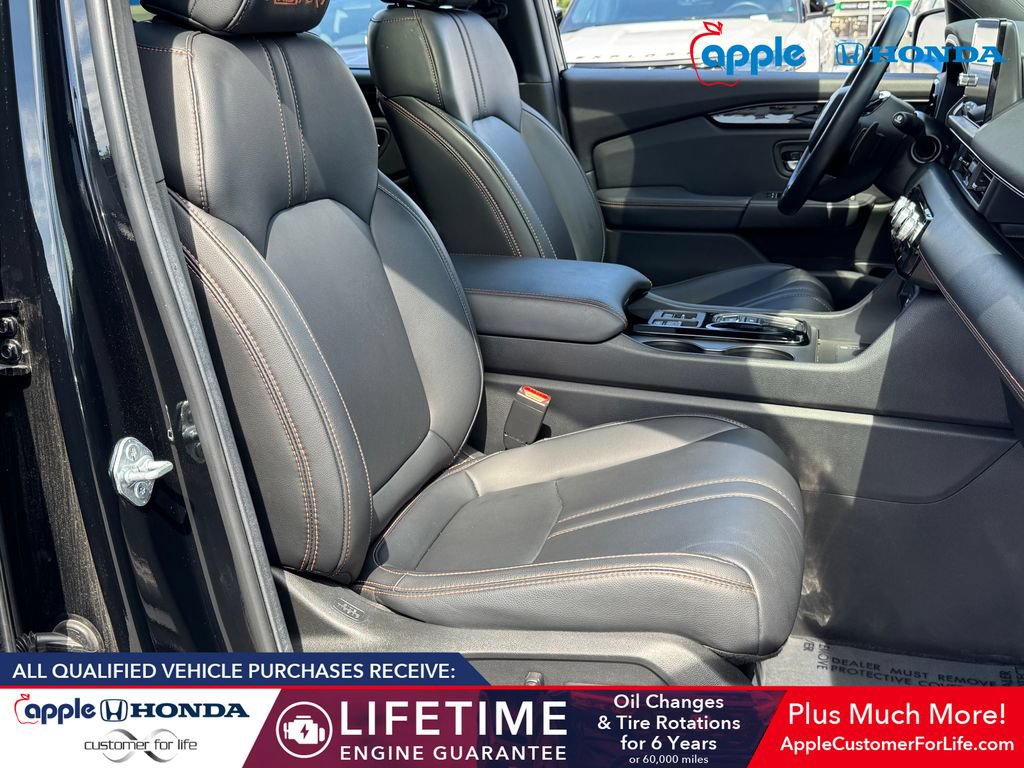 Used 2025 Honda Pilot TrailSport image 23