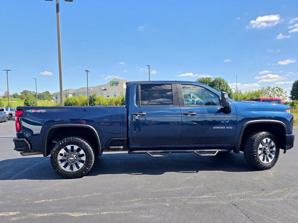Used 2021 Chevrolet Silverado 2500 Custom w/ Custom Value Package AWD/4WD image 9