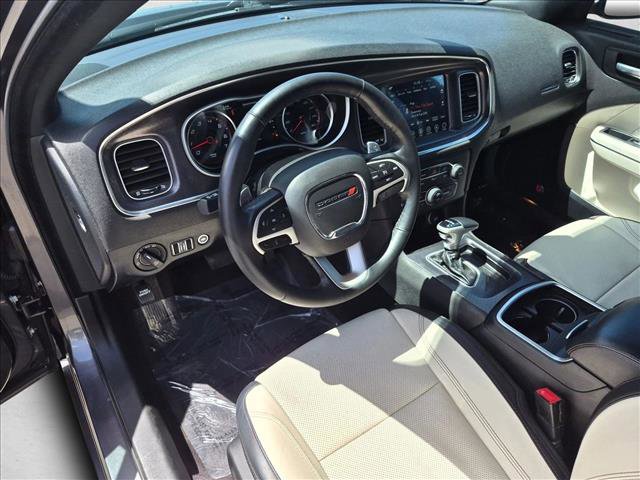 Used 2017 Dodge Charger R/T w/ Plus Group RWD image 10