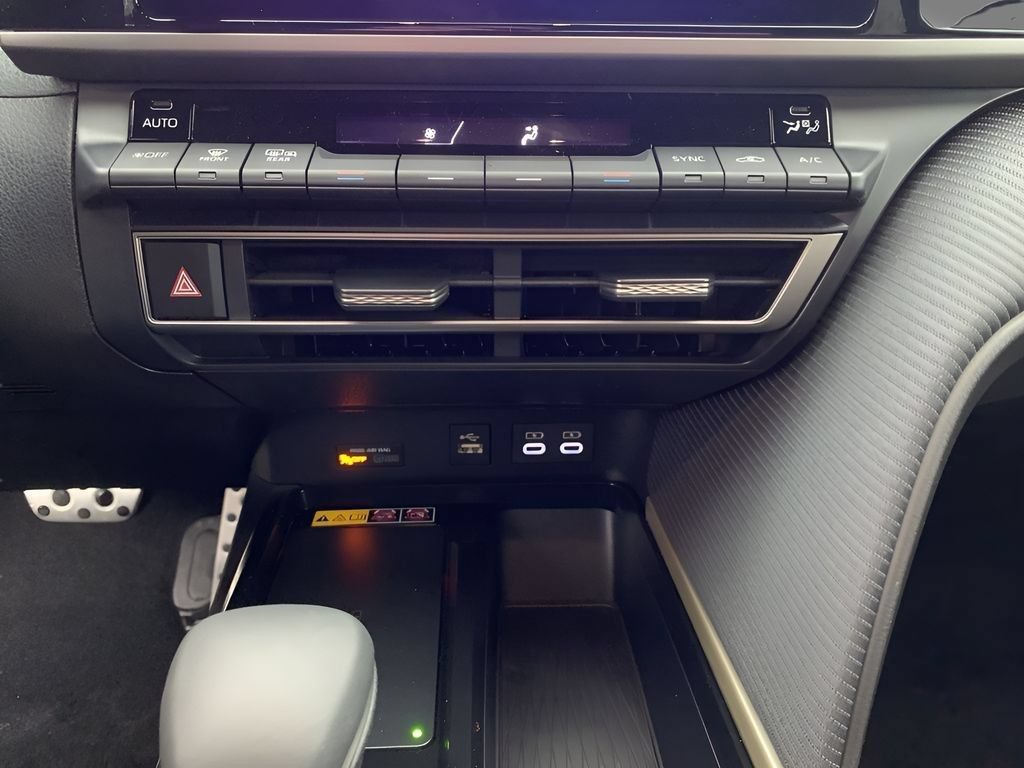 New 2026 Toyota Camry SE FWD image 22
