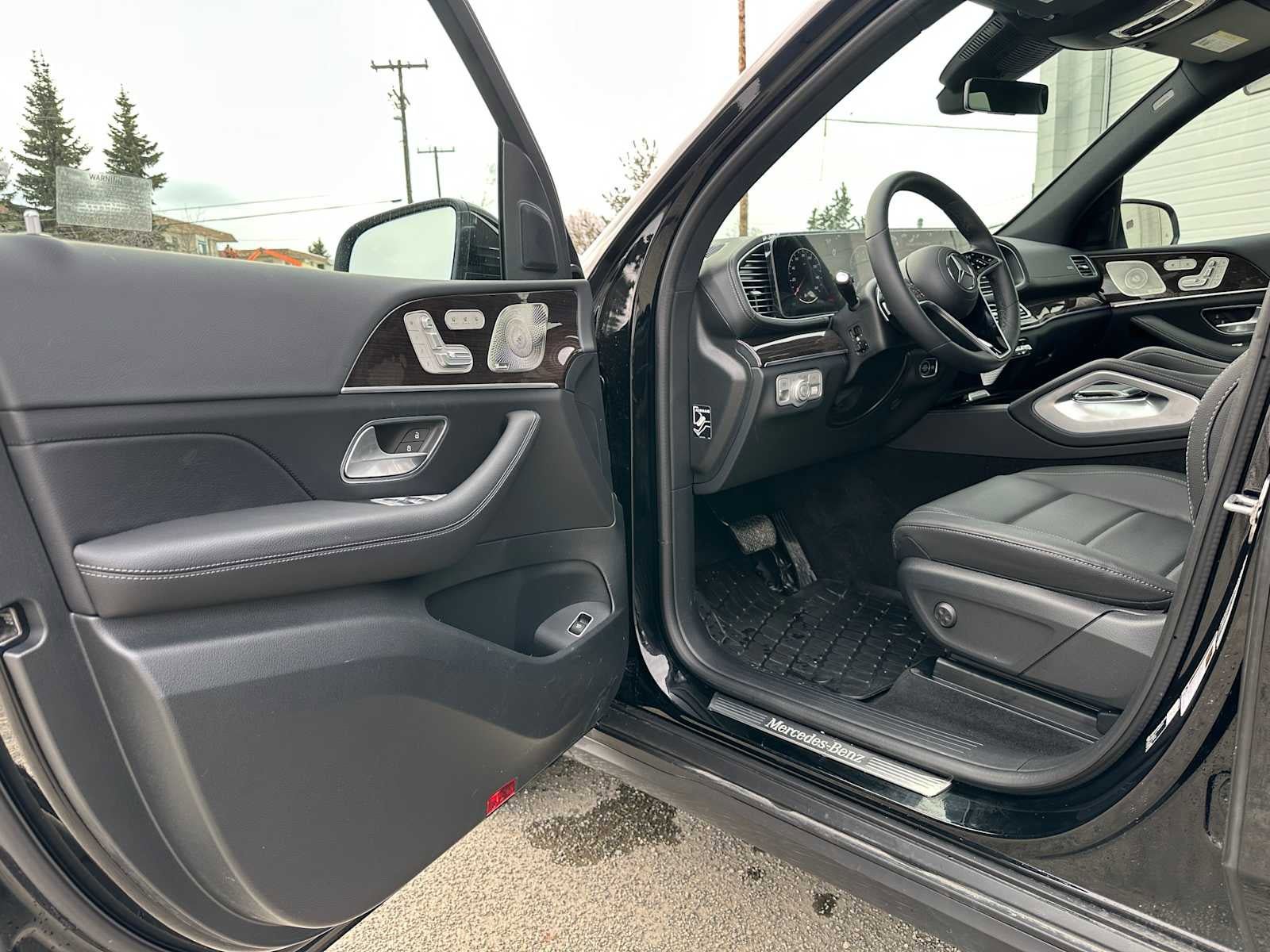 Used 2026 Mercedes-Benz GLS 450 4MATIC image 21