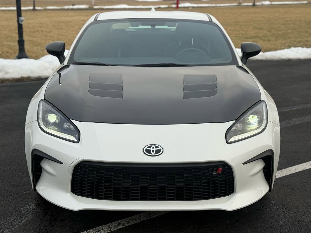 Used 2024 Toyota GR86 Premium image 2