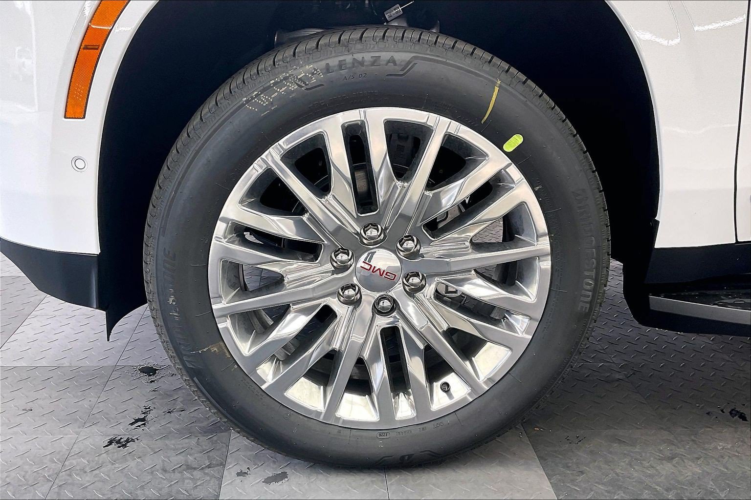 New 2026 GMC Yukon XL Elevation AWD/4WD image 14