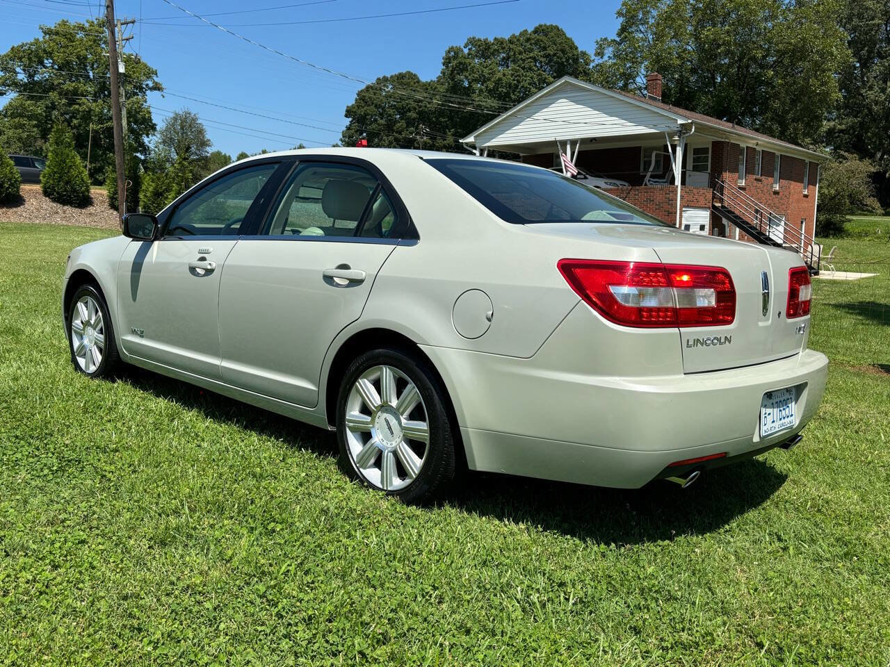 Used 2007 Lincoln MKZ image 2