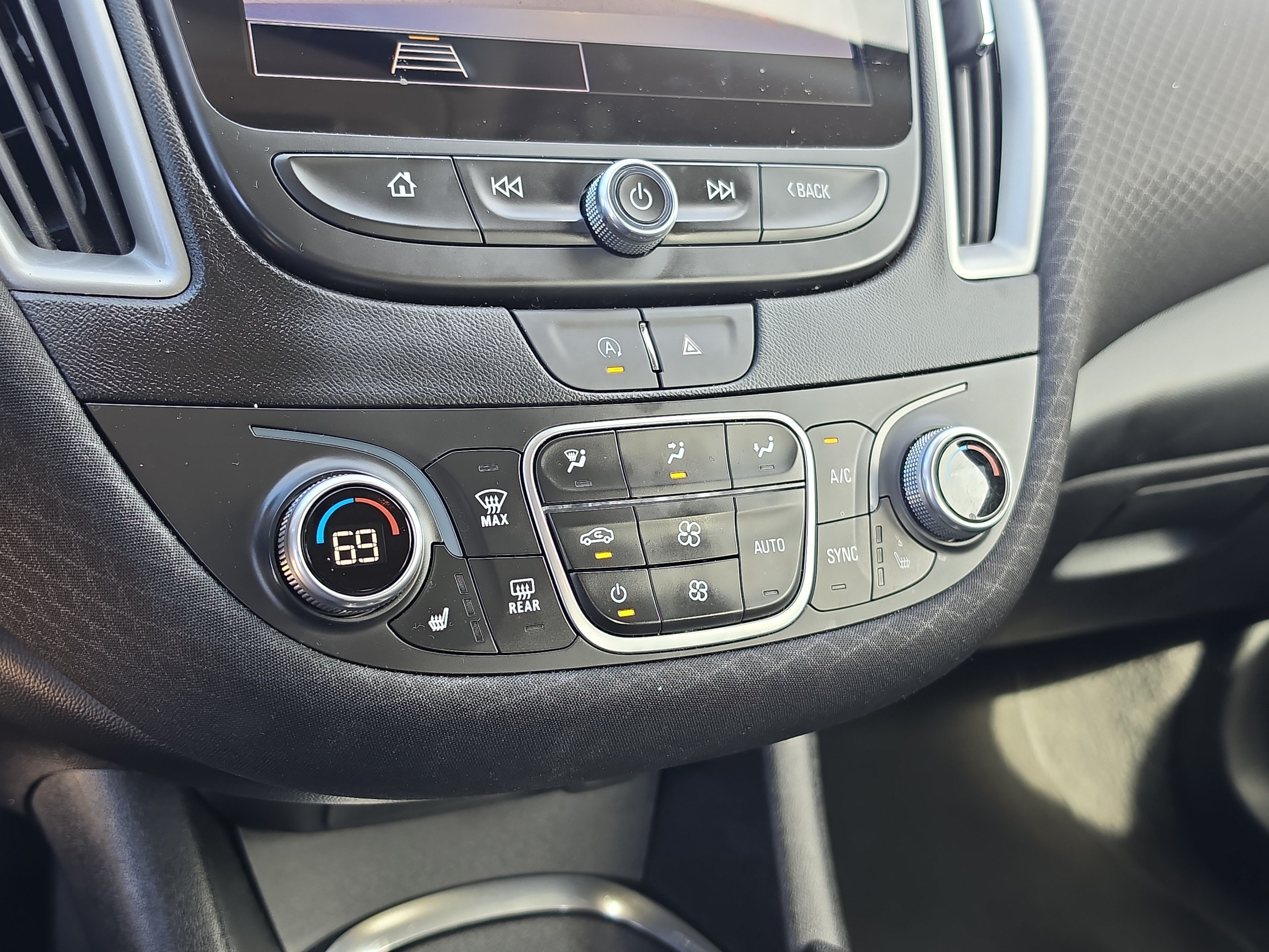 Certified 2024 Chevrolet Malibu LT FWD image 25
