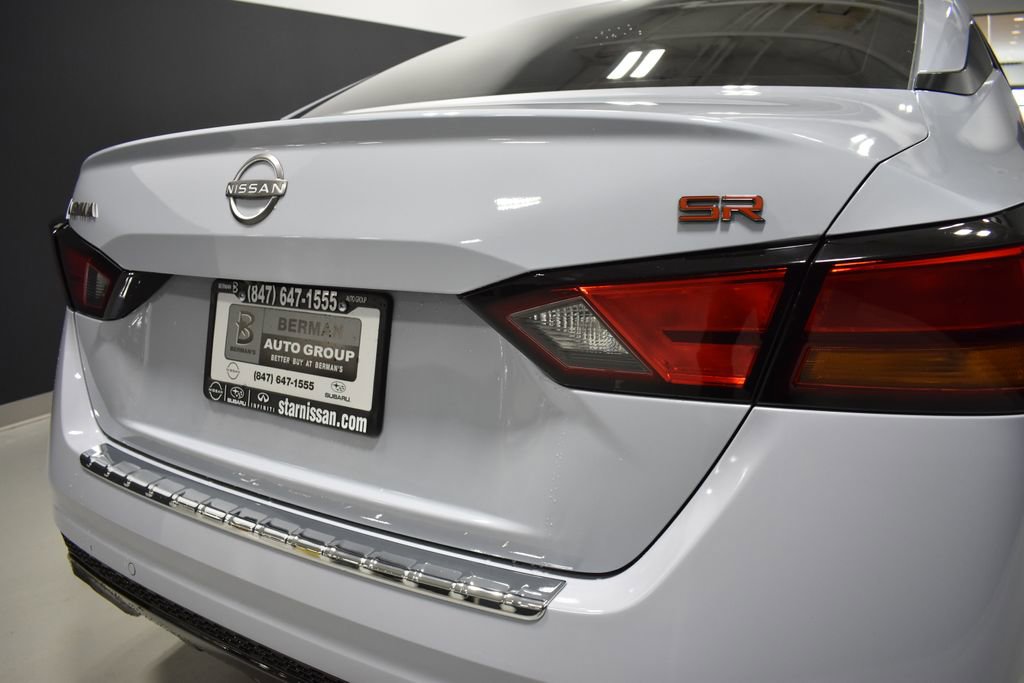 Used 2023 Nissan Altima 2.5 SR w/ SR Premium Package image 12