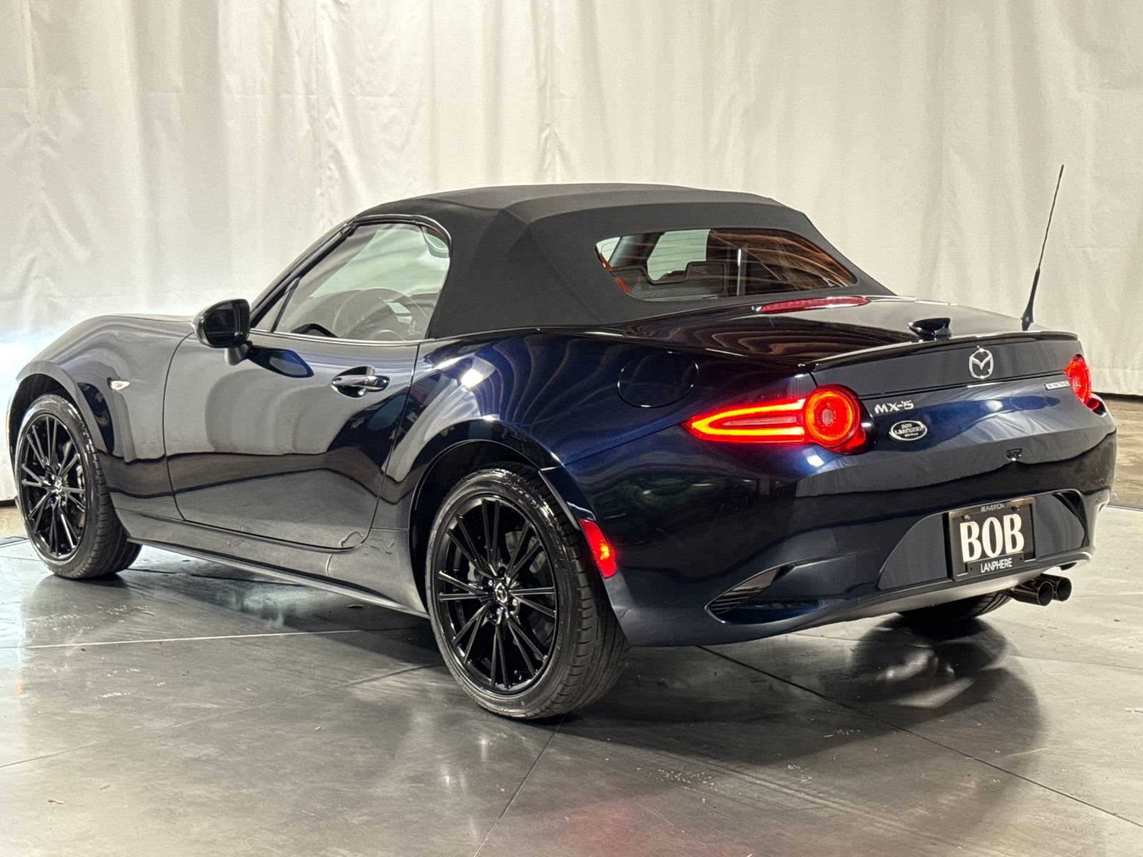 Used 2025 MAZDA MX-5 Miata Club w/ Weather Package RWD image 8