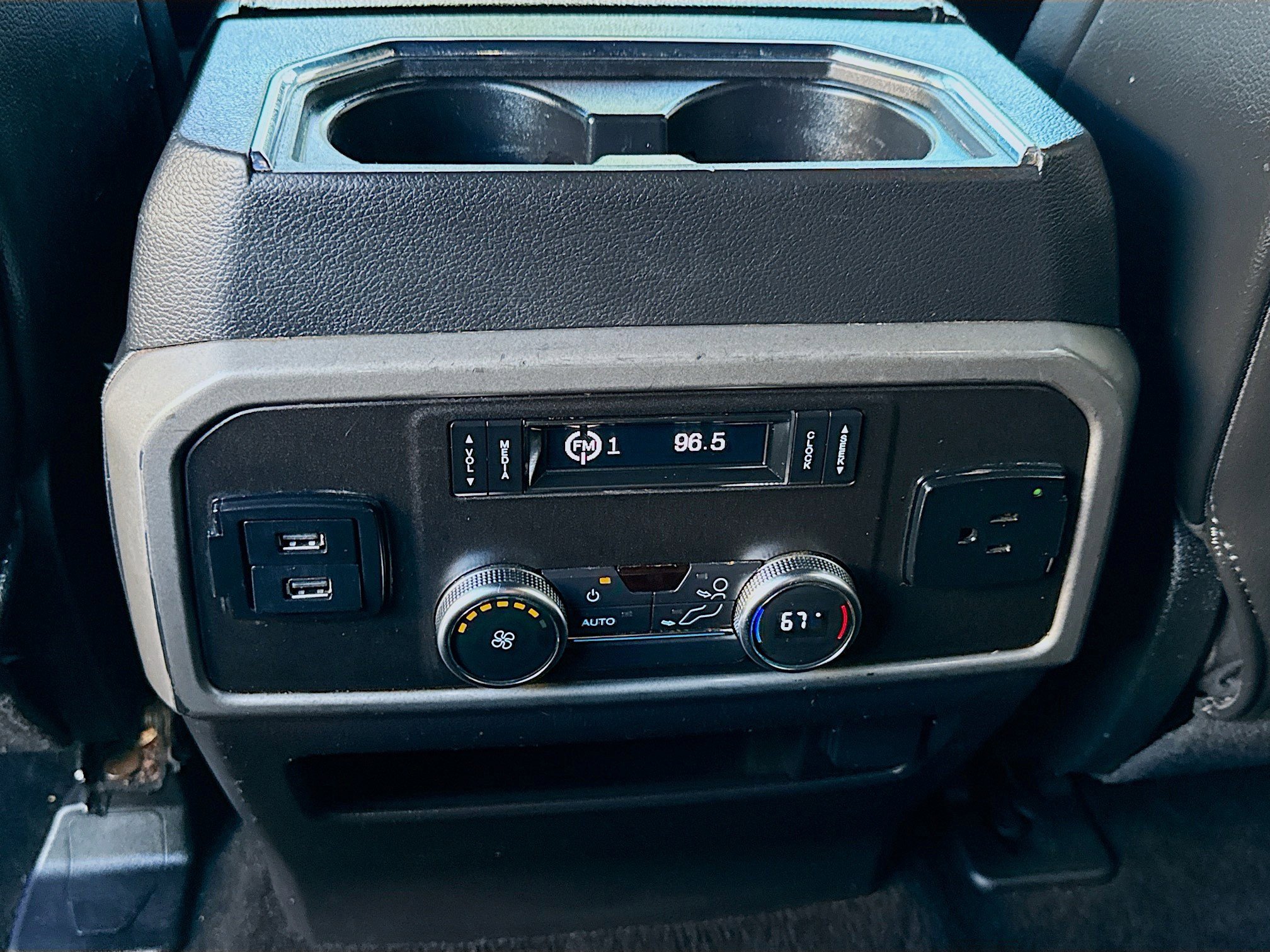 Used 2018 Ford Expedition Max XLT w/ Equipment Group 202A image 21