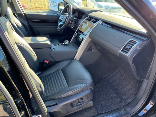 Used 2024 Land Rover Discovery S image 20