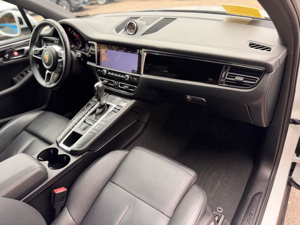 Used 2021 Porsche Macan AWD/4WD image 27