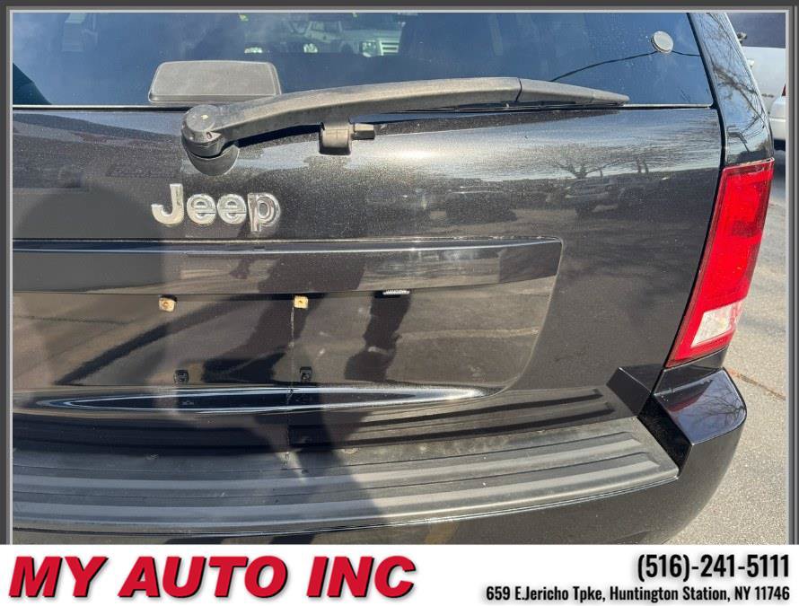 Used 2010 Jeep Grand Cherokee Laredo AWD/4WD image 34