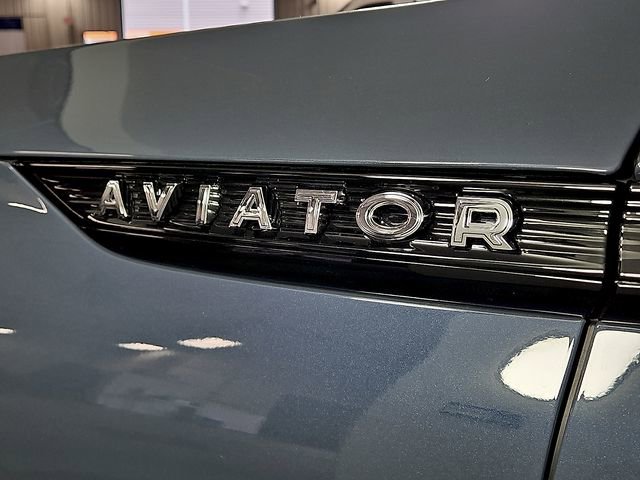 Certified 2026 Lincoln Aviator 2WD w/ Jet Appearance Package image 35