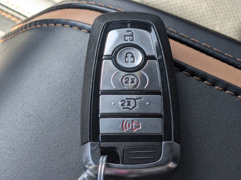 Used 2023 Ford Expedition Platinum image 29