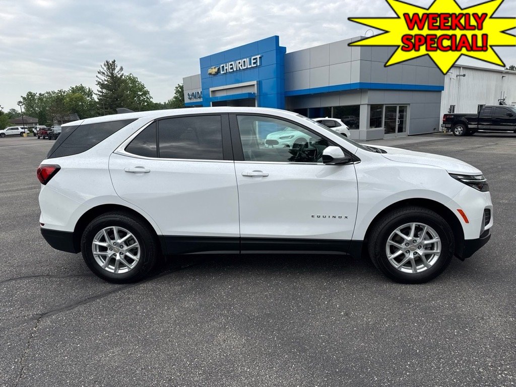 Used 2022 Chevrolet Equinox LT image 2