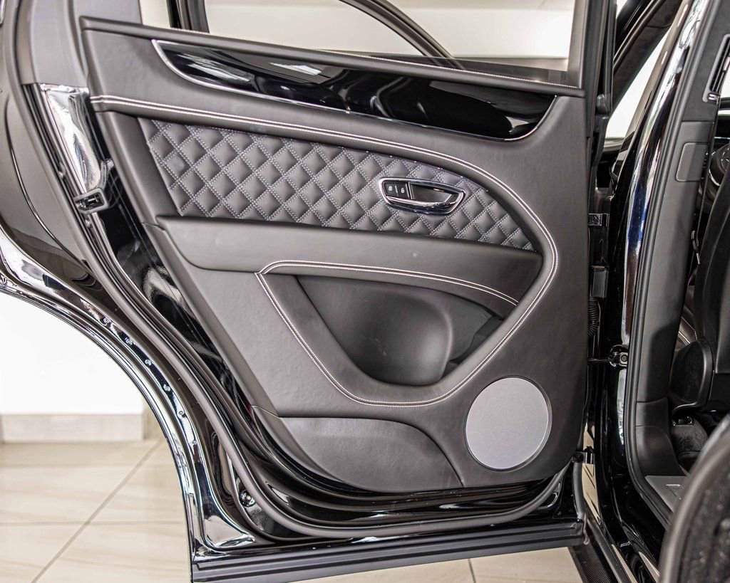 Used 2022 Bentley Bentayga image 39