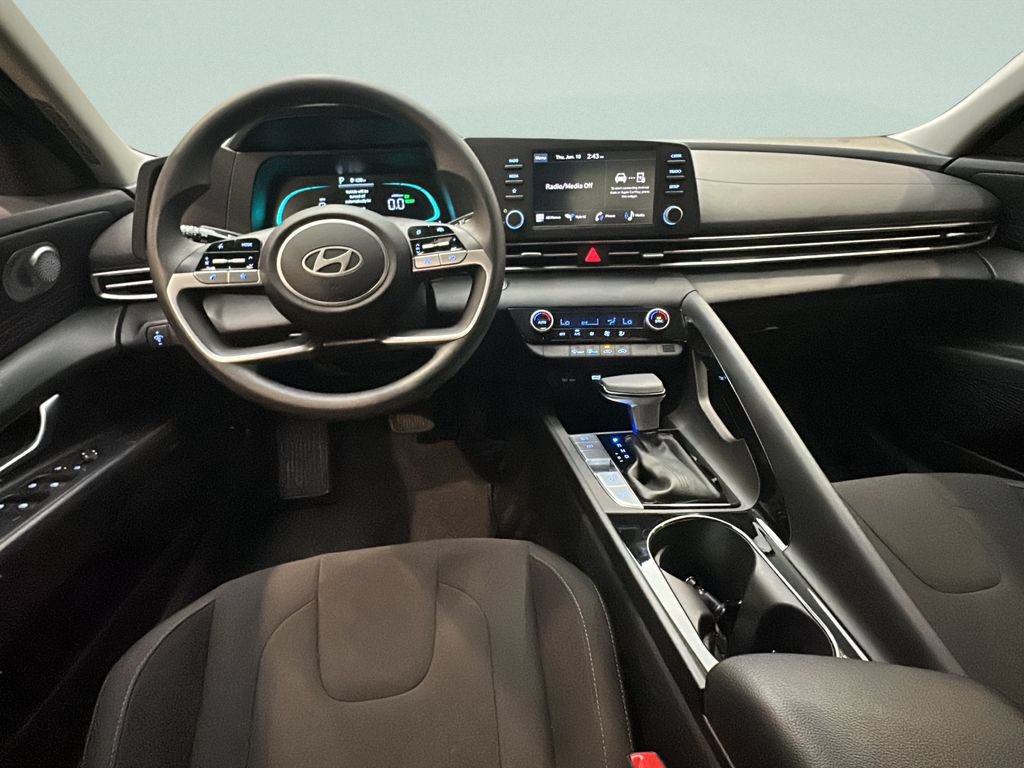 Certified 2025 Hyundai Elantra Hybrid FWD image 21