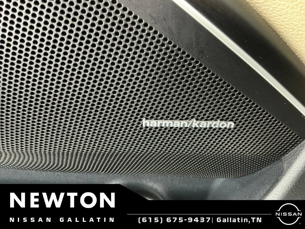 Used 2018 Kia Cadenza Premium w/ Luxury Package FWD image 8