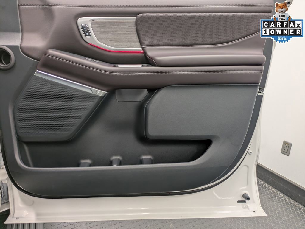 Used 2025 Ford Expedition Max Platinum w/ Platinum Ultimate Package AWD/4WD image 28