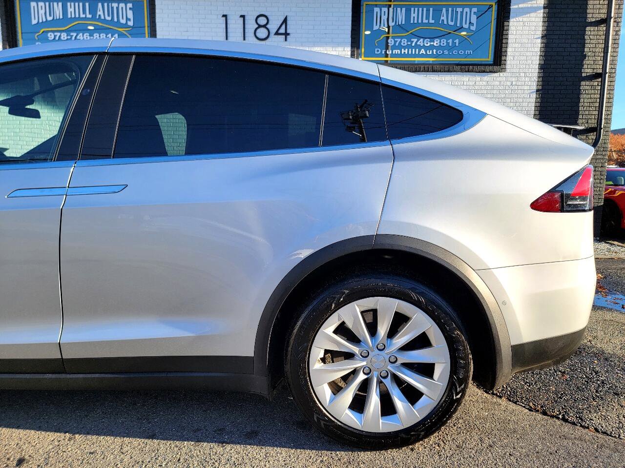 Used 2017 Tesla Model X 75D image 9