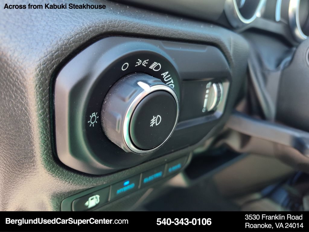 Used 2023 Jeep Wrangler Unlimited w/ Cold Weather Group AWD/4WD image 22