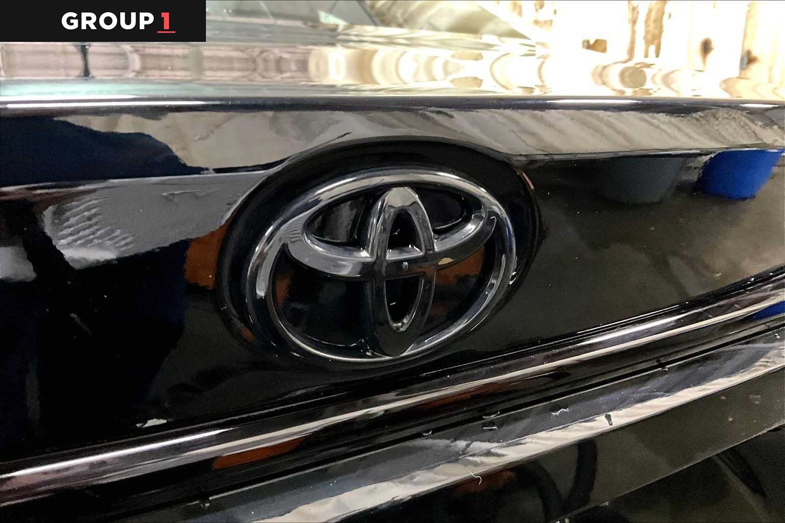 Certified 2025 Toyota Corolla LE FWD image 31