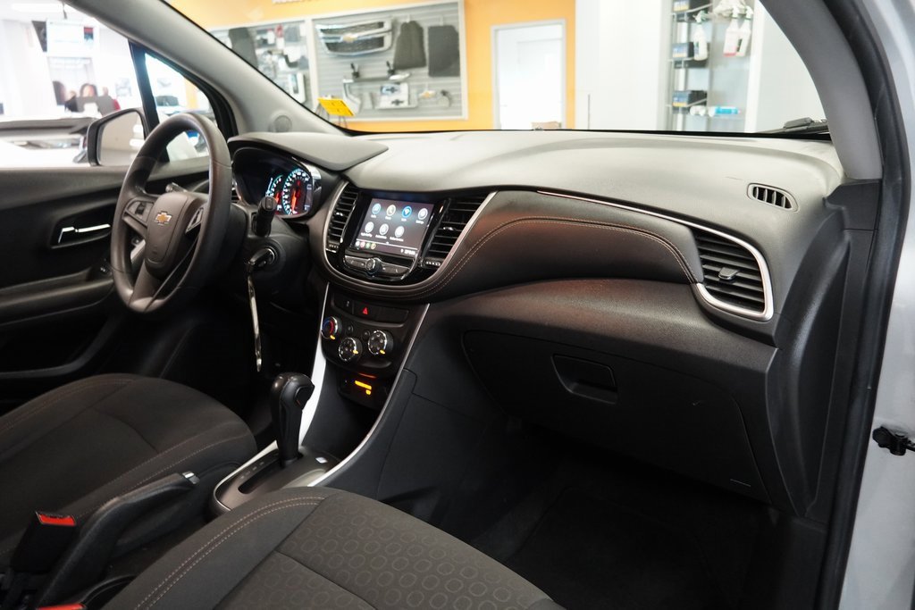 Used 2021 Chevrolet Trax LS w/ Tint and Cruise Package image 33