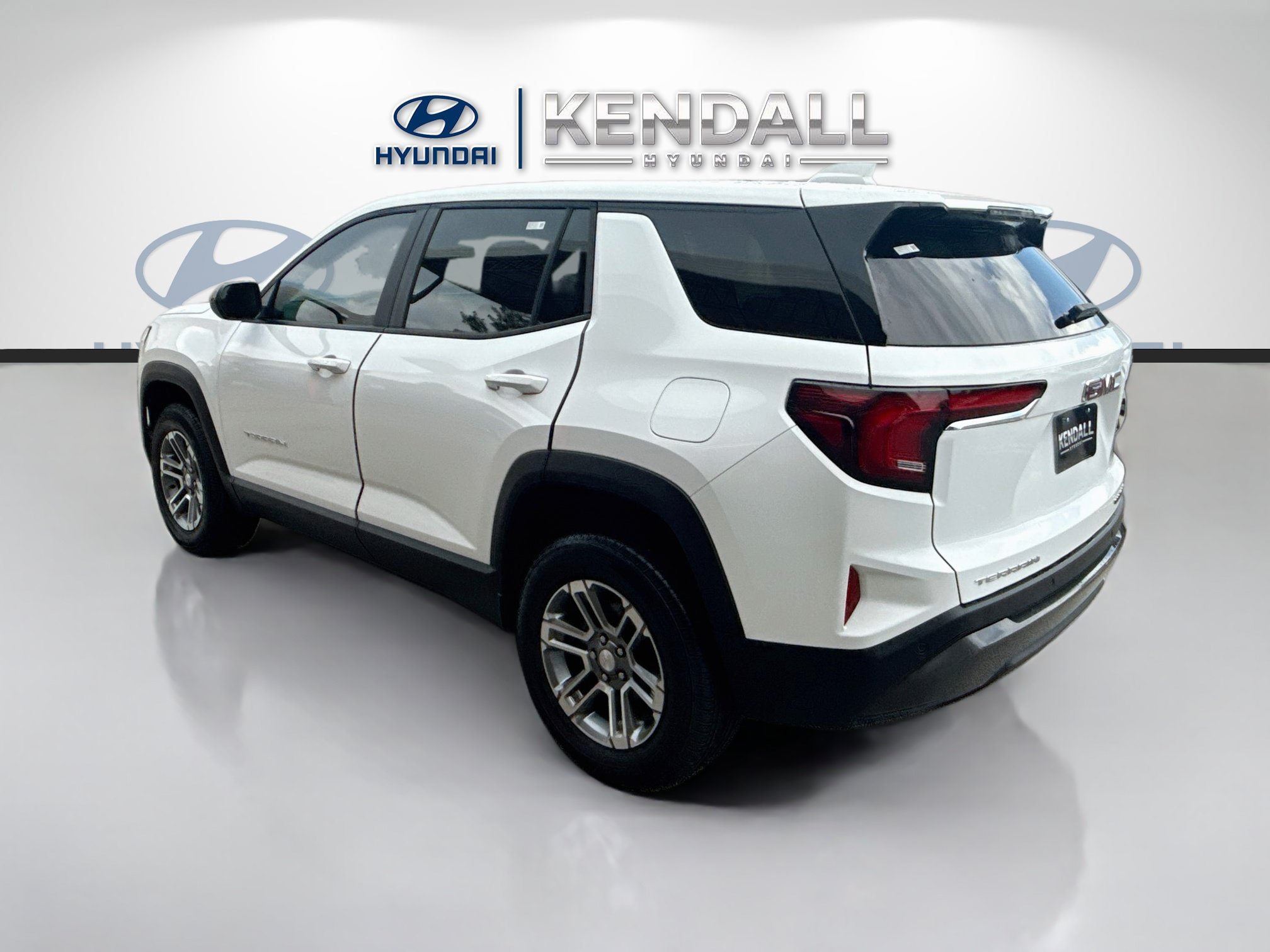 Used 2026 GMC Terrain Elevation w/ LPO, Floor Liner Package FWD image 4