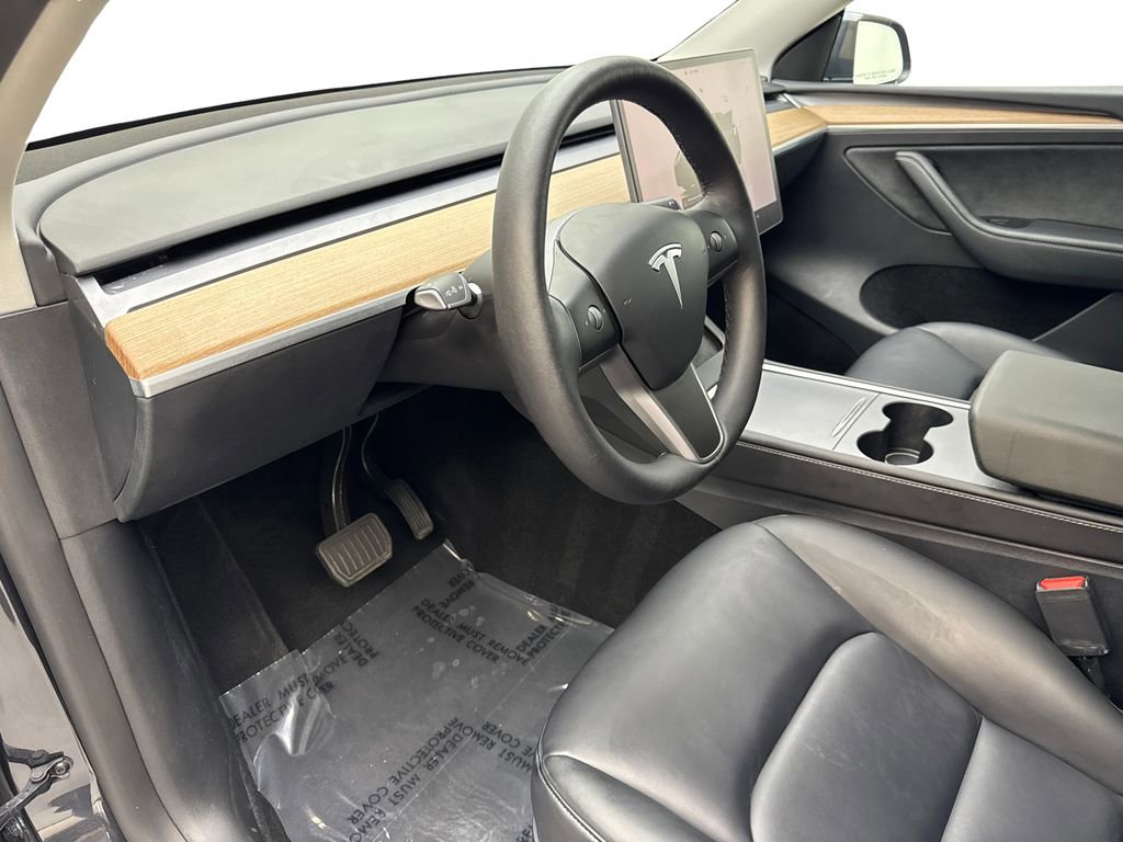 Used 2025 Tesla Model Y Long Range AWD/4WD image 53