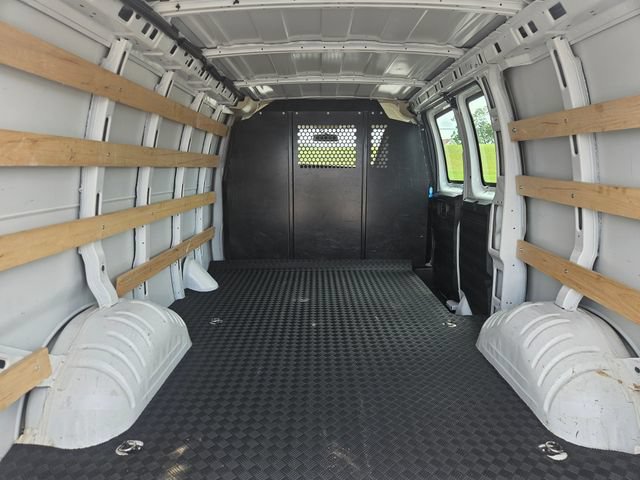 Used 2025 Chevrolet Express 2500 w/ Driver Convenience Package RWD image 23